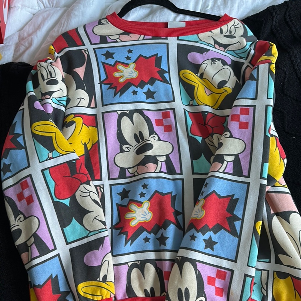 Mickey and friends sweatshirt